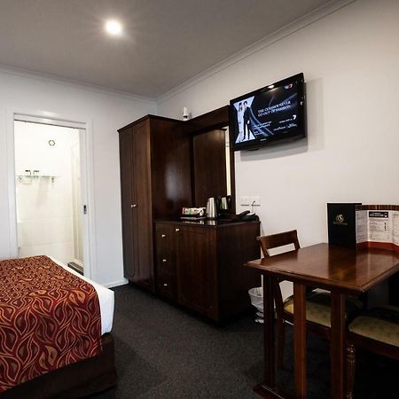 โฮเต็ล เซทเทลอร์ส Hotel Biloela ภายนอก รูปภาพ