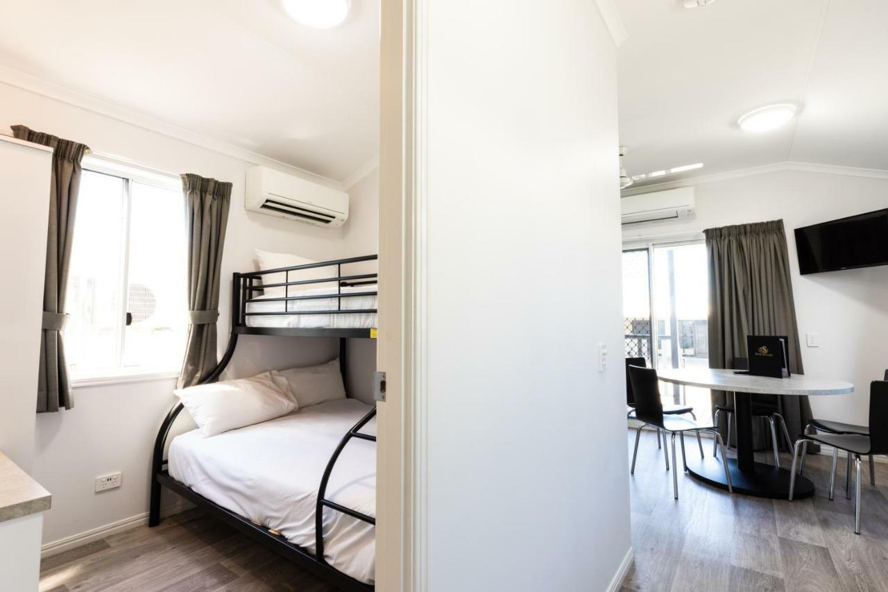 โฮเต็ล เซทเทลอร์ส Hotel Biloela ภายนอก รูปภาพ