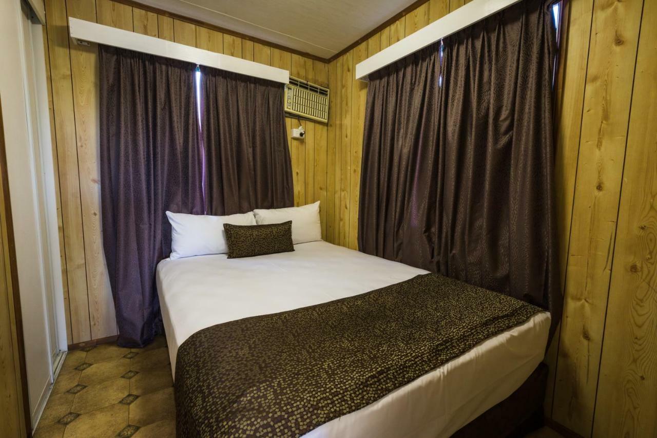 โฮเต็ล เซทเทลอร์ส Hotel Biloela ภายนอก รูปภาพ