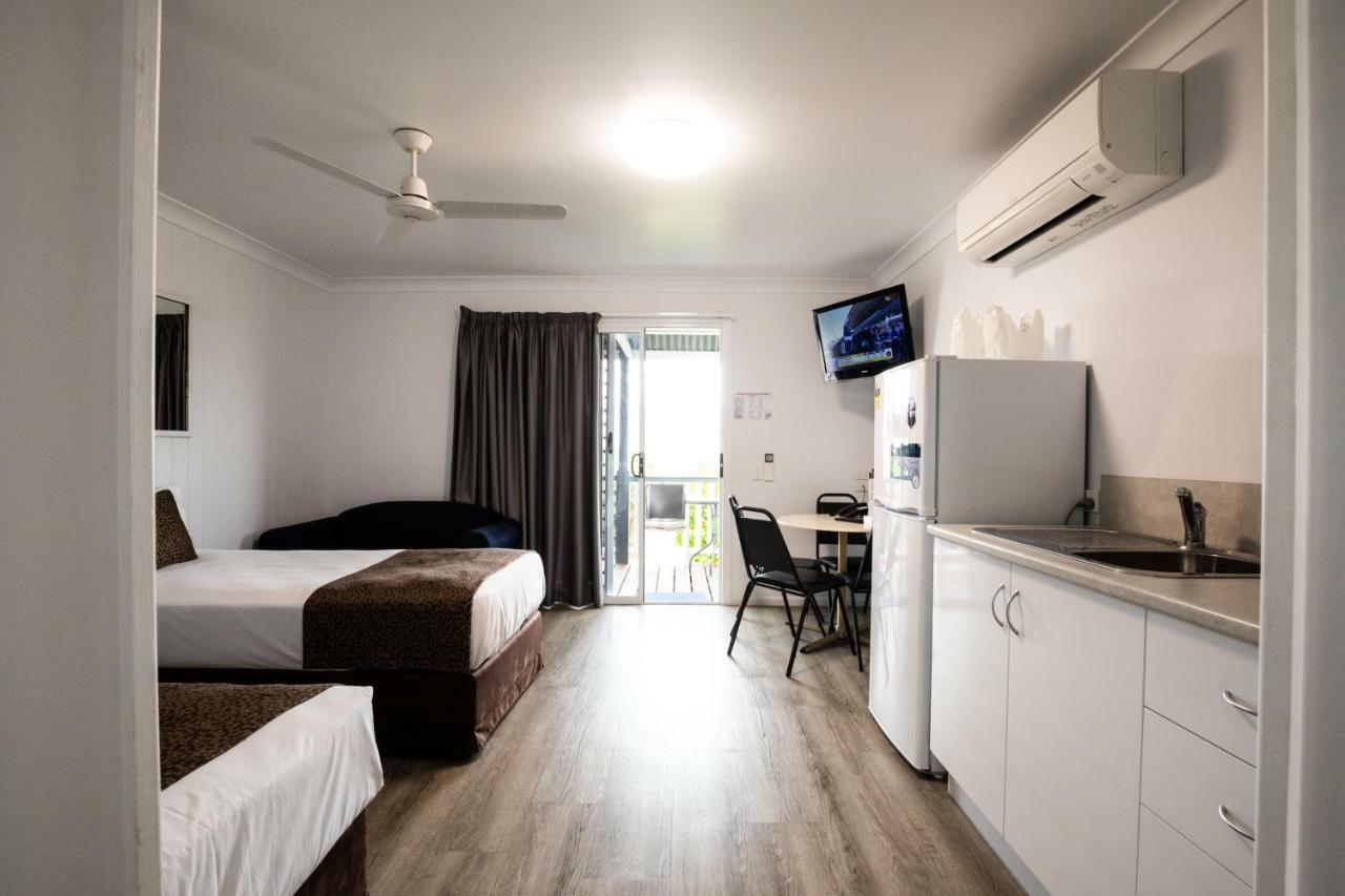โฮเต็ล เซทเทลอร์ส Hotel Biloela ภายนอก รูปภาพ