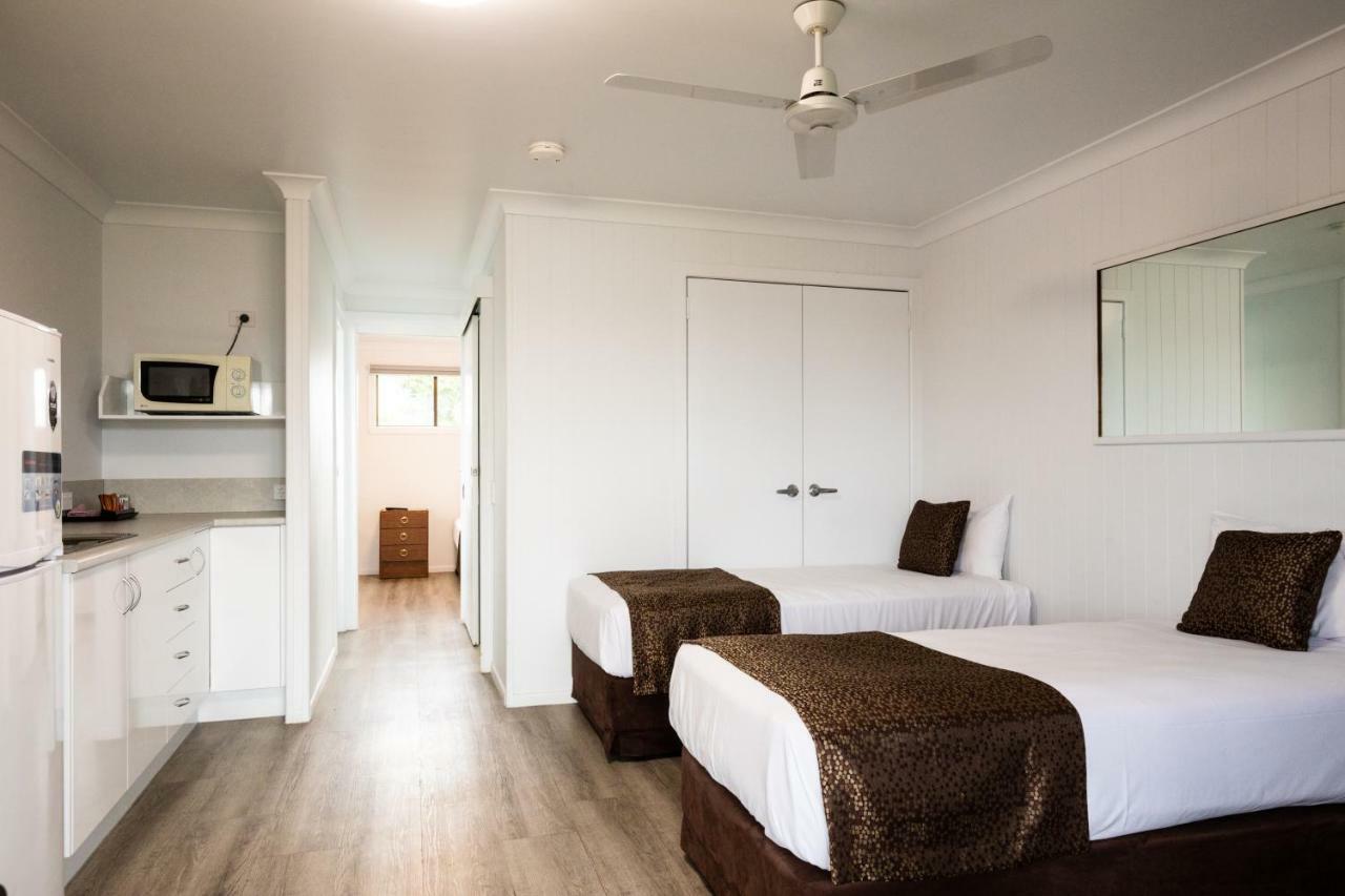 โฮเต็ล เซทเทลอร์ส Hotel Biloela ภายนอก รูปภาพ