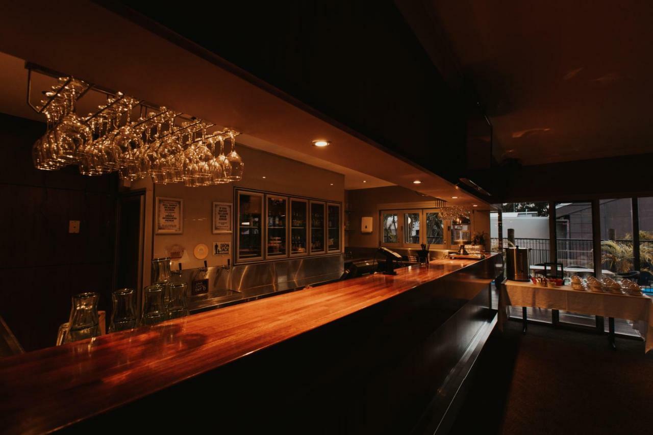โฮเต็ล เซทเทลอร์ส Hotel Biloela ภายนอก รูปภาพ